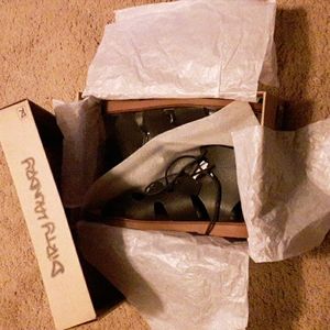 NIB Dirty Laundry bevelled Womens Sandals